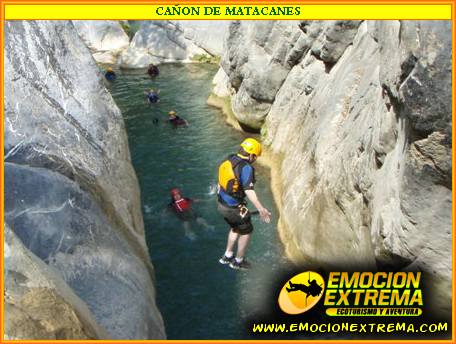 CAÑON DE MATACANES TE ESPERAN 2 RAPELES EN CASCADAS, MULTIPLES SALTOS AL AGUA, TOBOGANES NATURALES Y HASTA RIOS SUBTERRANEOS QUE TENDRAS QUE CRUZAR, VIVE ESTA AVENTURA.